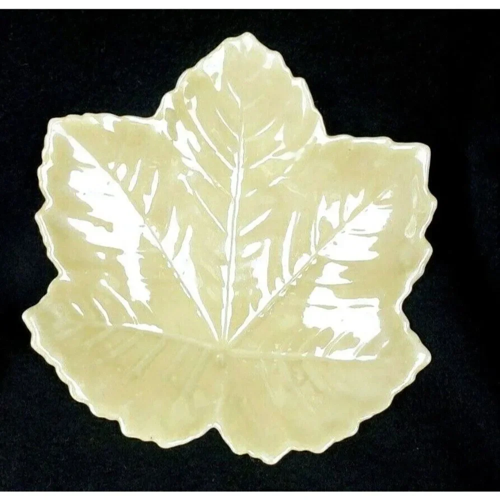 Vintage Belleek Ireland Porcelain Leaf Nesting Trinket Dishes Set 2 Green Mark